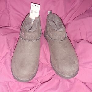 Juicy Couture Boots Gray 9 NWT